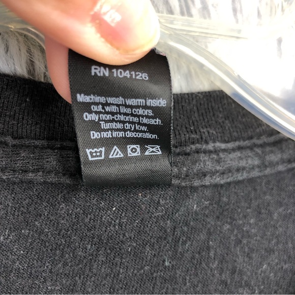 Bon Jovi Tshirt Mens Medium This House Is Not Tour Concert Black 80s Rock Music - Picture 6 of 10